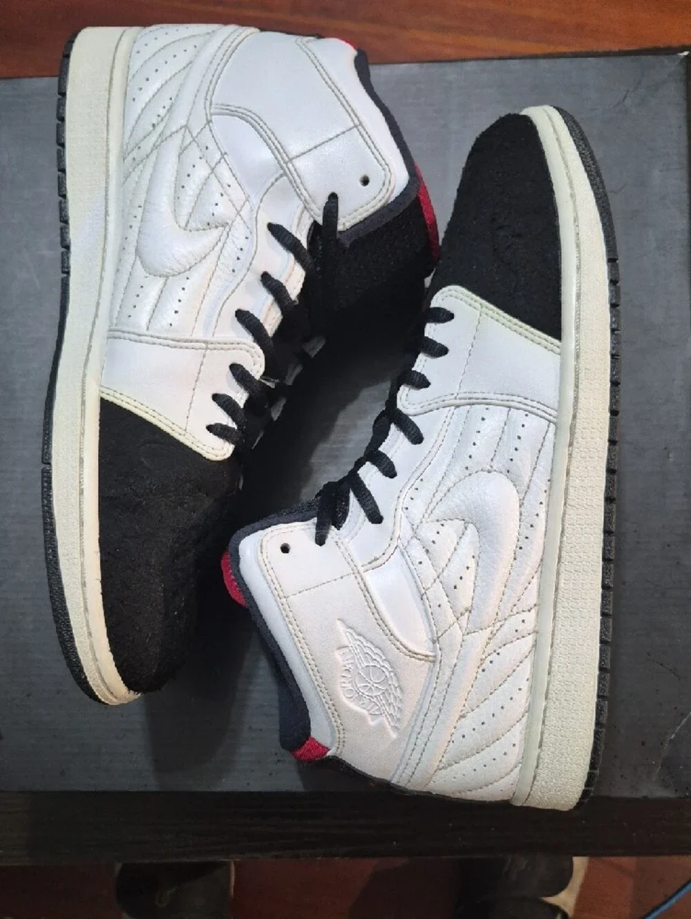Air Jordan 1 Retro '99 Rare 